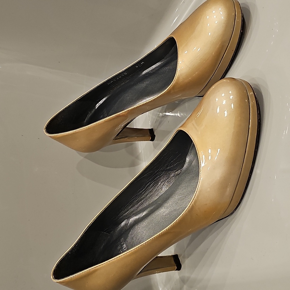 STUART WEITZMAN patent leather classic pumps